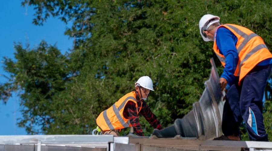 Roof maintenance in Pennington, TX
